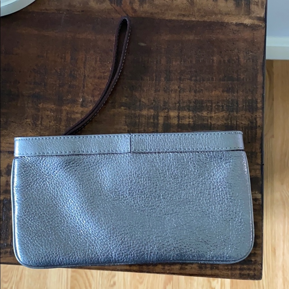Metallic Kate spade wristlet - Picture 3 of 4